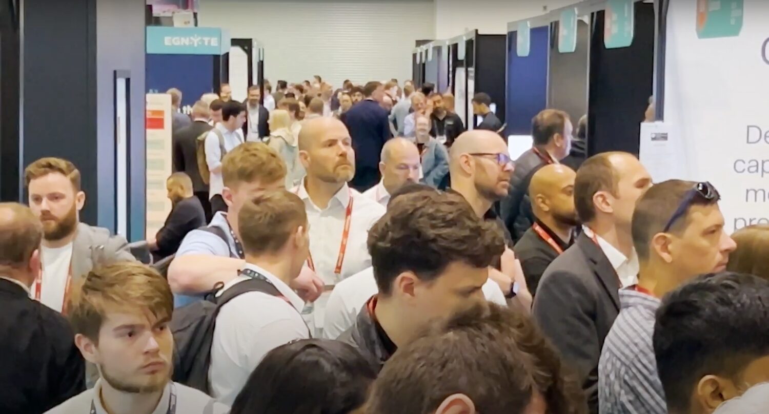 Image of crowds at Digital Construction Week